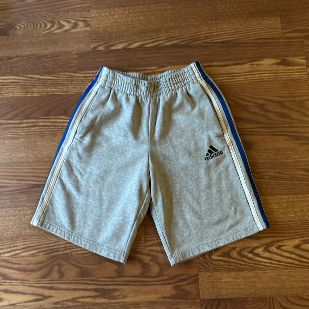 MEN’s Adidas Active Grey Fleece Sweat Shorts Size S (Teen / HS / Athlete)